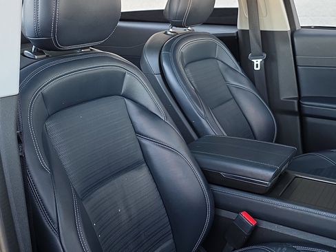 Used 2024 Lincoln Nautilus Reserve w/ Equipment Group 202A image 32