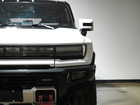 Used 2025 GMC Hummer EV 2X w/ LPO, Sport Package AWD/4WD image 58
