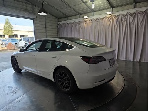 Used 2019 Tesla Model 3 Standard Range image 5