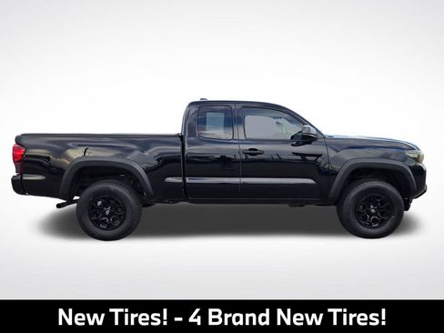Used 2020 Toyota Tacoma SR w/ SX Package AWD/4WD image 8