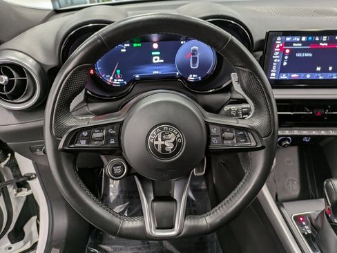 Used 2024 Alfa Romeo Tonale Veloce image 19