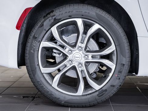 New 2026 Chrysler Pacifica Pinnacle w/ Trailer Tow Group image 18