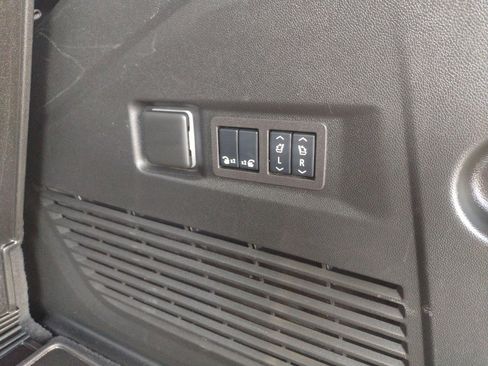 Used 2024 GMC Yukon AT4 w/ AT4 Premium Package image 31