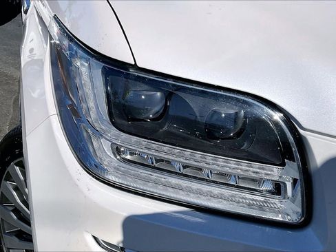 Used 2018 Lincoln Navigator L Reserve w/ Technology Package image 30