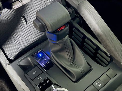 Used 2025 Toyota Tacoma TRD Off-Road image 16