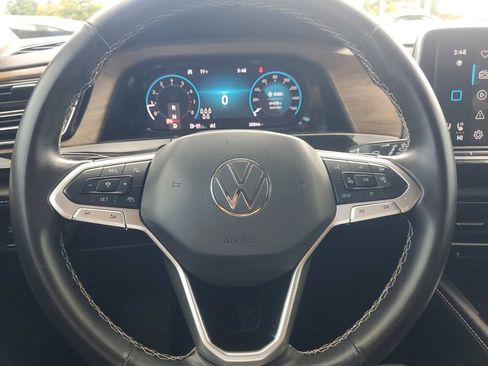 Used 2025 Volkswagen Atlas SE image 21