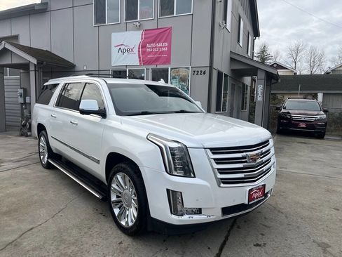 Used 2016 Cadillac Escalade ESV Platinum image 2