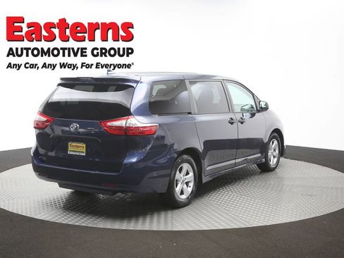 Used 2019 Toyota Sienna L FWD image 39