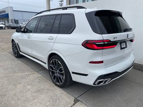 Used 2023 BMW X7 M60i w/ Executive Package image 3