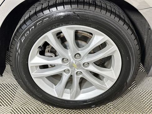 Used 2018 Chevrolet Malibu LT FWD image 34