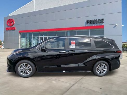 New 2026 Toyota Sienna Limited FWD image 7
