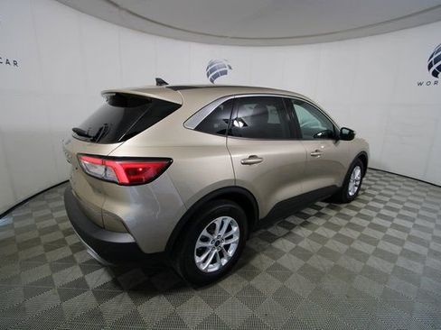 Used 2021 Ford Escape SE image 7