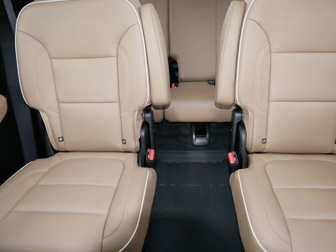 Used 2022 Chevrolet Traverse Premier image 13