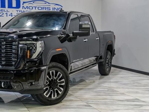 Used 2024 GMC Sierra 2500 Denali Ultimate AWD/4WD image 8