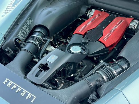 Used 2017 Ferrari 488 GTB RWD image 30