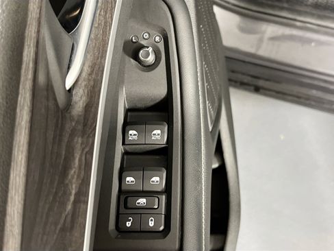 Used 2022 Jeep Grand Cherokee Limited image 17