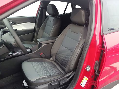 New 2026 Chevrolet Trax LT w/ Driver Confidence Package image 25