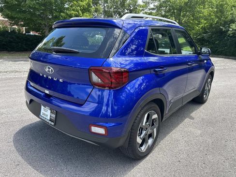 Certified 2025 Hyundai Venue Limited FWD image 7