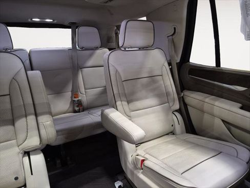 Used 2021 GMC Yukon Denali w/ Denali Ultimate Package image 18