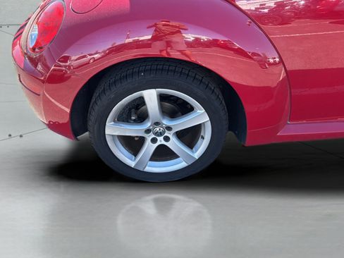 Used 2010 Volkswagen Beetle Coupe FWD image 15