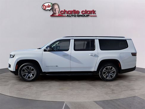 Used 2024 Jeep Wagoneer L Series II image 4