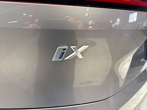 Used 2024 BMW iX xDrive50 w/ Premium Package AWD/4WD image 23