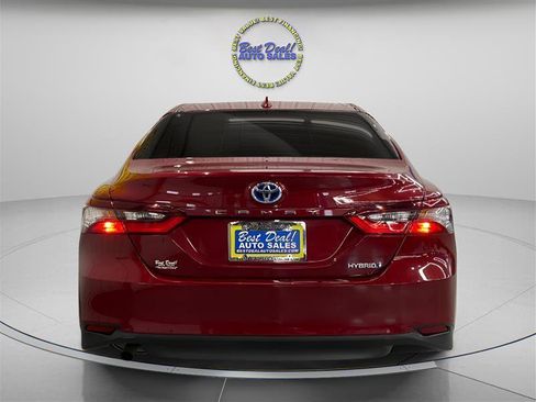 Used 2022 Toyota Camry LE image 4