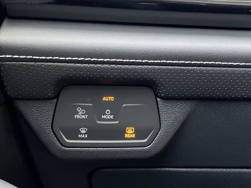 New 2026 Volkswagen Atlas SE image 28