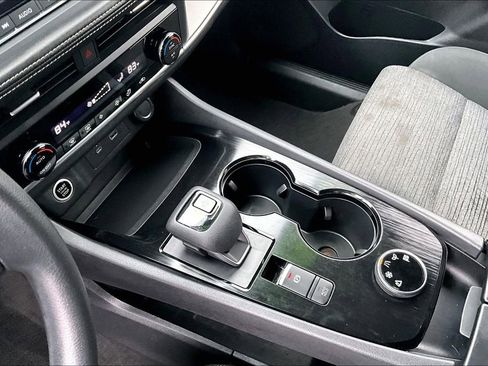 Used 2023 Nissan Rogue SV image 15