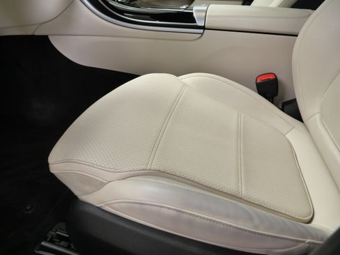 Certified 2023 Mercedes-Benz C 300 4MATIC Sedan image 18