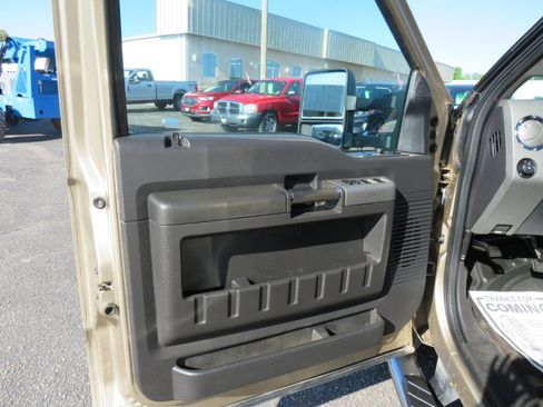 Used 2011 Ford F250 Lariat w/ Lariat Interior Pkg AWD/4WD image 12