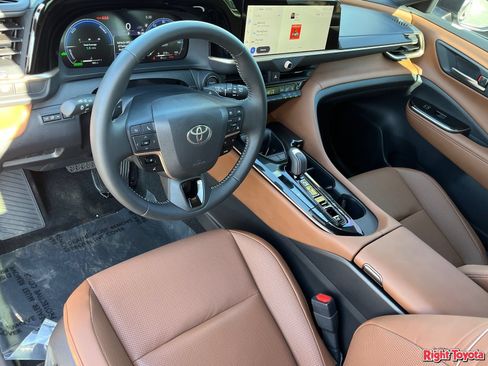 Certified 2026 Toyota Crown Signia AWD/4WD image 20