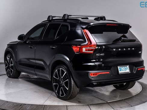 Used 2024 Volvo XC40 B5 Ultimate w/ Protection Package Premier image 4