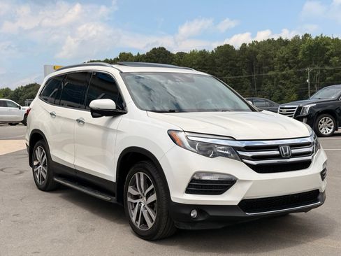 Used 2018 Honda Pilot Touring image 5