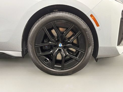 Used 2025 BMW 760i xDrive w/ Executive Package AWD/4WD image 35