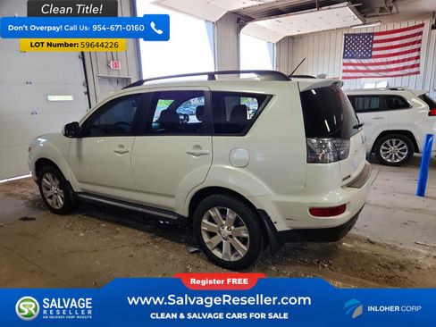 Used 2012 Mitsubishi Outlander SE FWD image 3