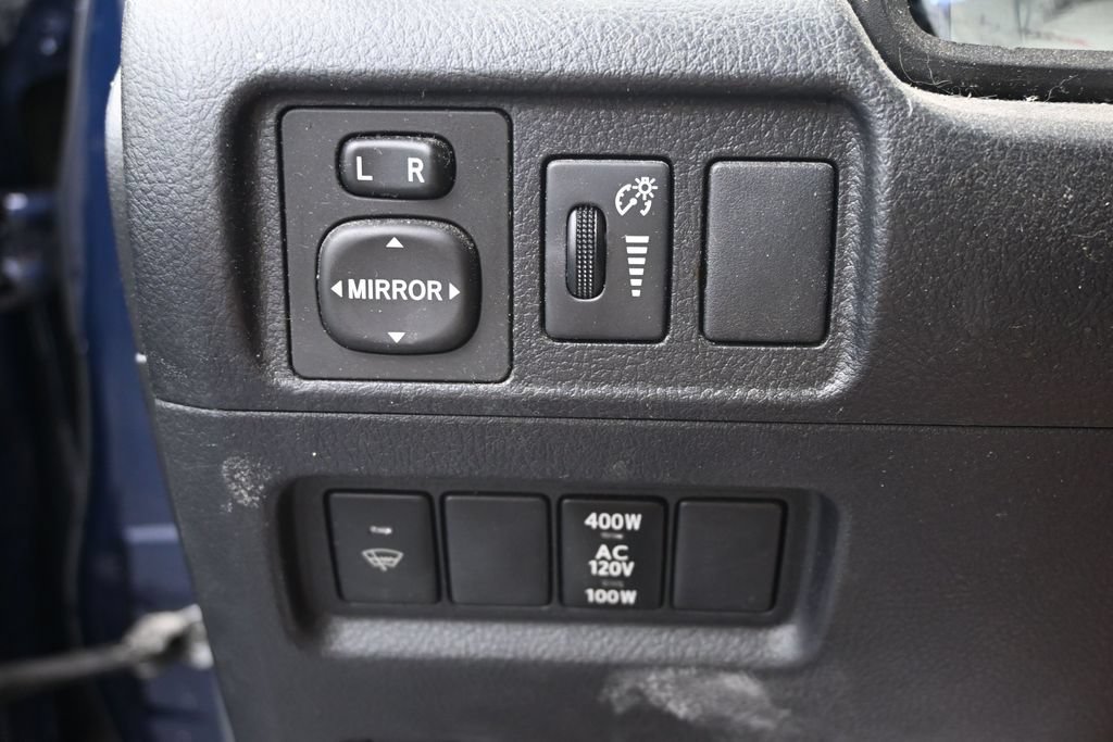 Used 2018 Toyota 4Runner SR5 Premium AWD/4WD image 18