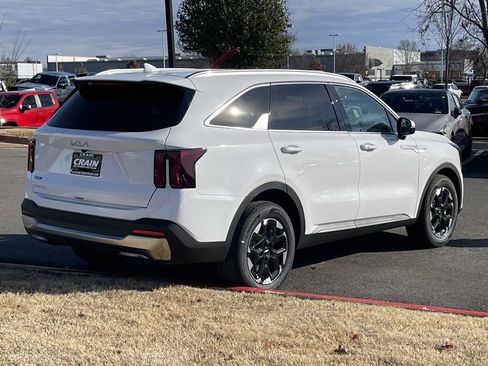 New 2026 Kia Sorento S image 4