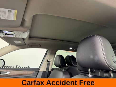 Used 2025 Volkswagen Atlas SEL image 3