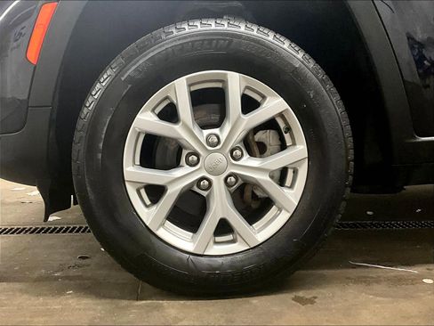 Used 2024 Jeep Grand Cherokee Limited image 7