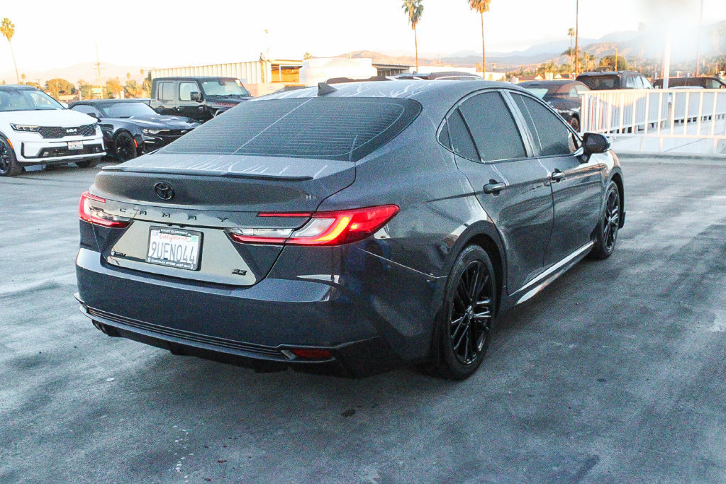 Used 2025 Toyota Camry SE w/ Convenience Package FWD image 9