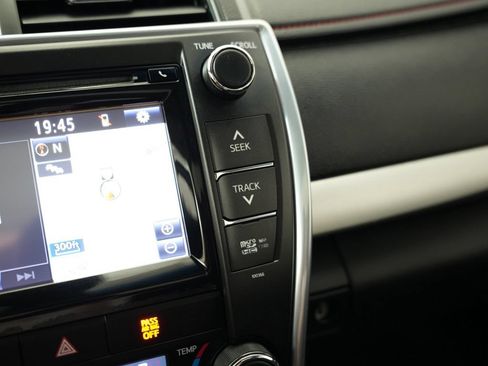 Used 2015 Toyota Camry XSE w/ Advanced Technology Package FWD image 24