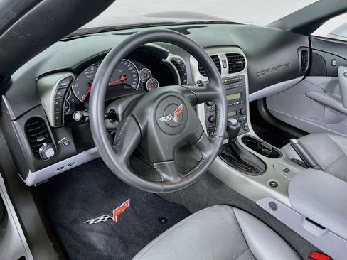 Used 2005 Chevrolet Corvette Convertible w/ Preferred Equipment Group RWD image 9