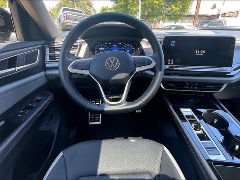 Certified 2026 Volkswagen Atlas Peak Edition AWD/4WD image 4