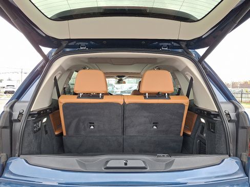 Used 2021 BMW X7 xDrive40i w/ Premium Package image 28