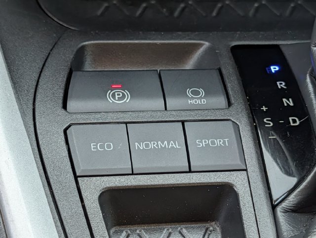 Used 2023 Toyota RAV4 XLE FWD image 17
