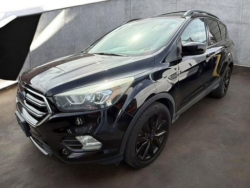 Used 2017 Ford Escape SE w/ SE Sport Appearance Package FWD image 11