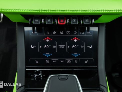 Used 2025 Lamborghini Urus Performante AWD/4WD image 26