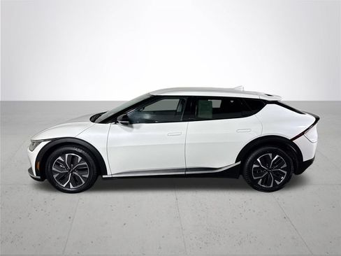 Used 2024 Kia EV6 Light AWD/4WD image 9