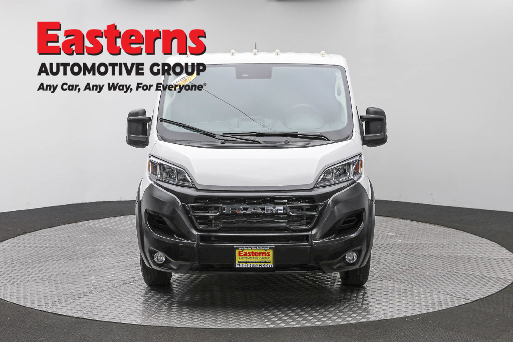 Used 2025 RAM ProMaster 2500 w/ Convenience Group FWD image 3